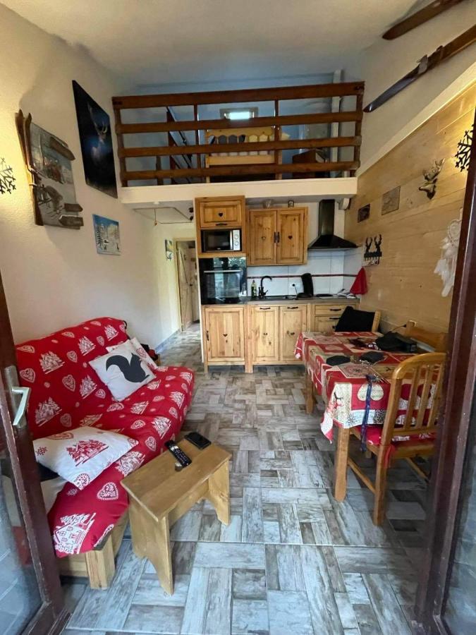 Les Fontanilles Odeillo Chalet 60 Wifi & Parking Gratuit Expose Plein Sud & Plein Pied , Draps & Serviettes De Toilettes Non Inclus, Sabanas Y Toallas No Incluidos Экстерьер фото